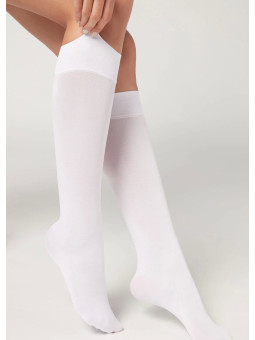 CALCETINES BLANCOS ALTOS